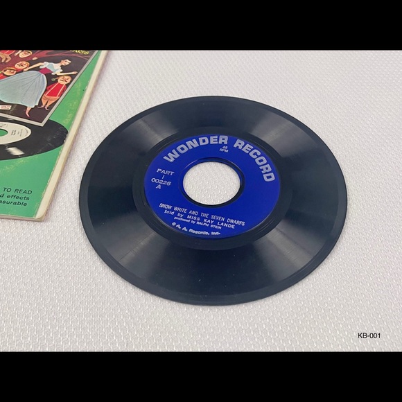 Vintage 1955 Snow White And The Seven Dwarfs Golden Book Records. - Picture 4 of 5